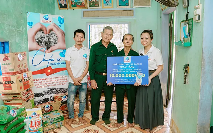 Hình ảnh đại dương rực rỡ với các loại cá và súng bắn cá, minh họa game bắn cá Sunwin